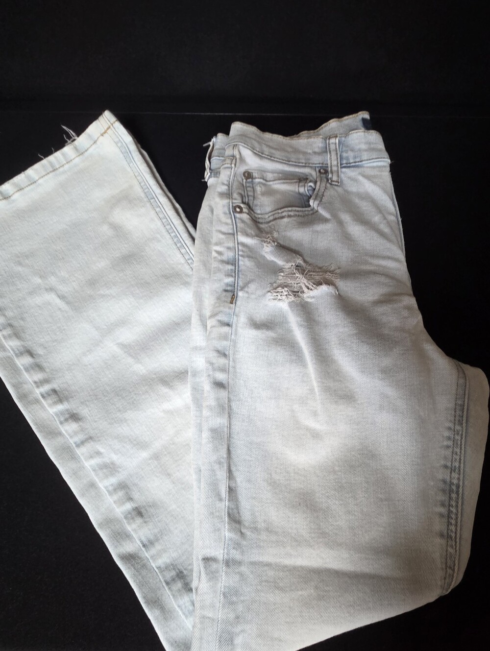 Aero High Rise Flare Light Wash Distressed 10 Reg Jeans